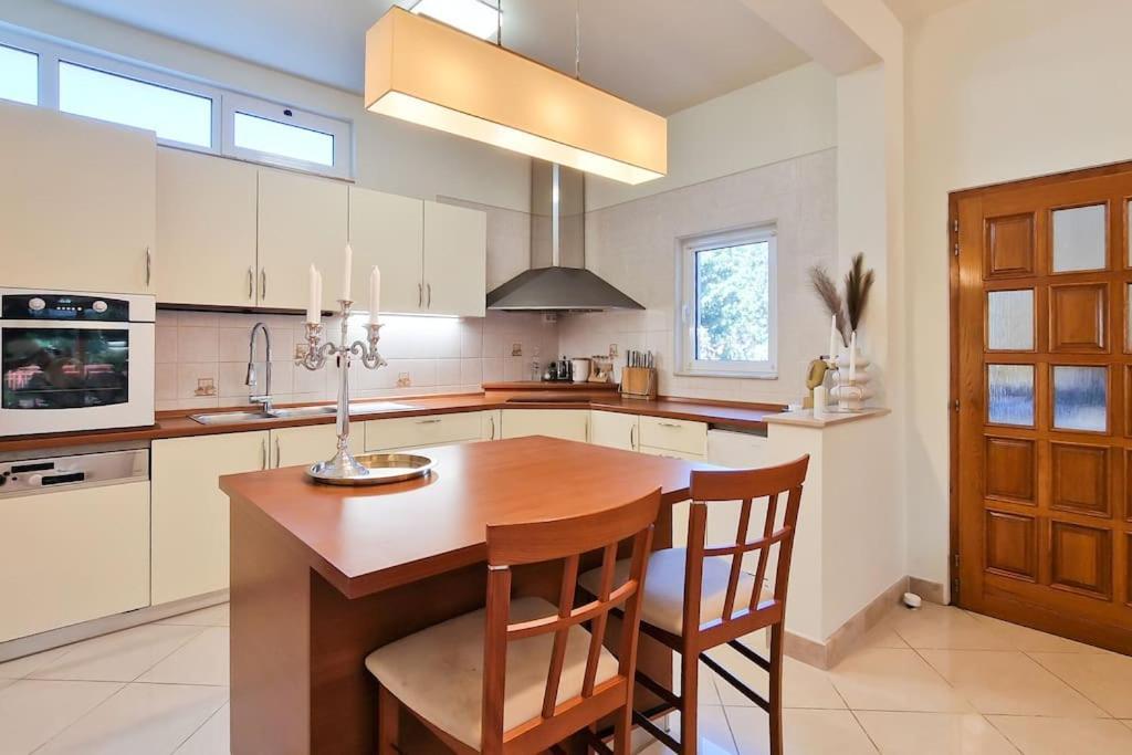 Apartment Kalliope, 200M Sea Kaštela Exteriör bild